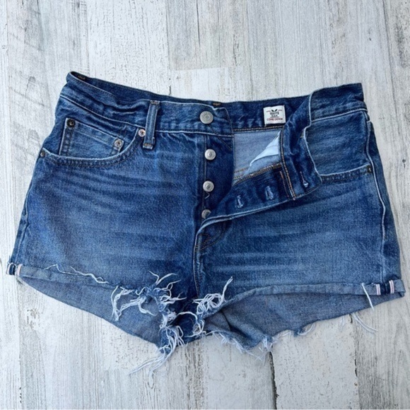 Levi's White Oak Cone Selvage 501 Denim Shorts Womens‎ Size 27 - Picture 1 of 10